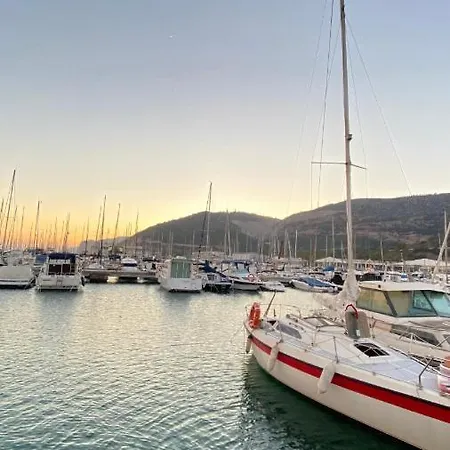Ботель Boat View
