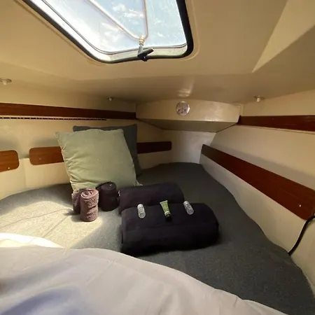 Boat View Hotel en barco Barcelona
